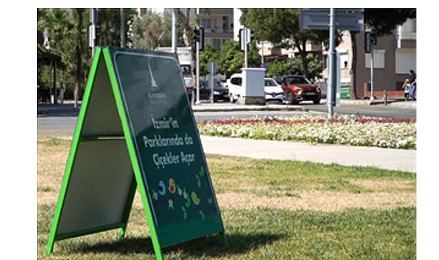 İzmir Büyükşehir Belediyesi, kentin cadde ve meydanlarını birbirinden güzel yazlık