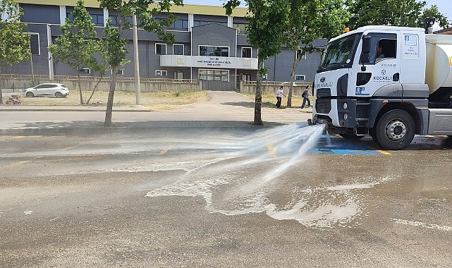 Kandıra Belediyesi Temizlik İşleri Müdürlüğü Ekipleri, Kurban Bayramı boyunca yoğun