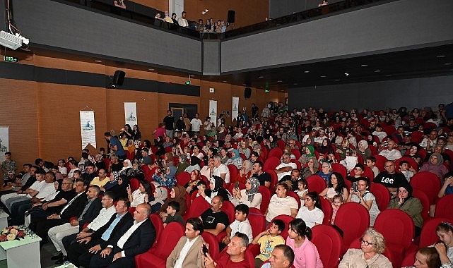 Kartepe Belediyesi Genç Akademi, 4. dönem öğrencilerini gururla mezun etti.