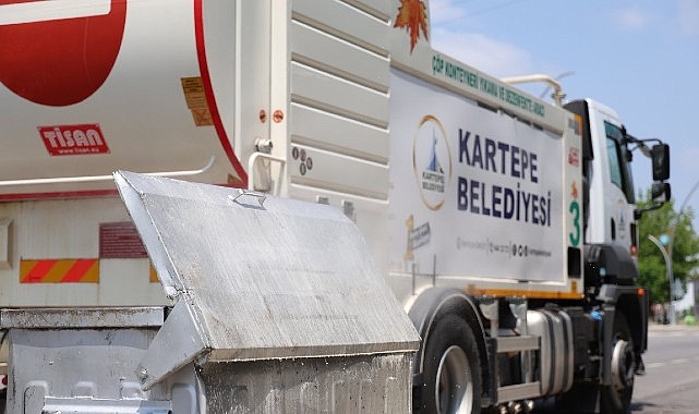 Kurban Bayramı’nın ardından kurban atıklarının çöp kutularına bırakması nedeniyle, Kartepe