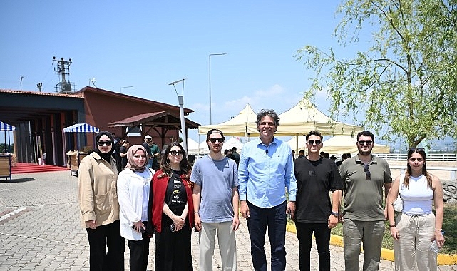 Kartepe Belediyesi, sınav maratonuna hazırlanan gençler için moral ve motivasyon