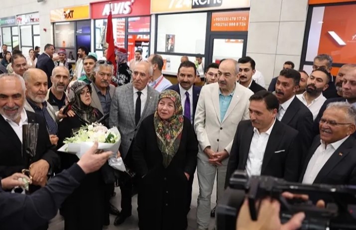 Kayseri Valisi Gökmen Çiçek, Büyükşehir Belediye Başkanı Memduh Büyükkılıç, Kayseri