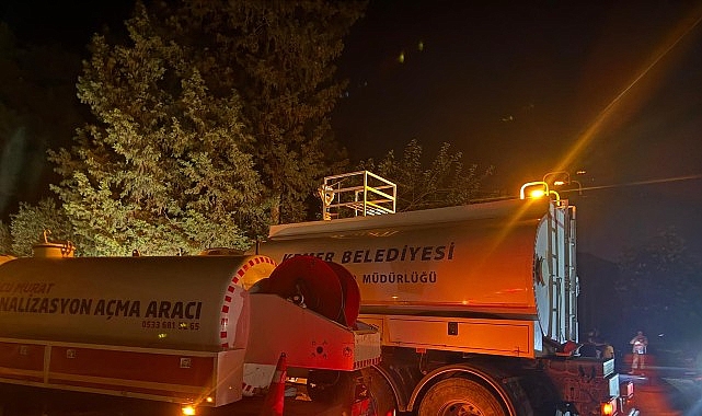 Kemer’de henüz belirlenemeyen nedenle bir otele ait trafoda çıkan yangın,