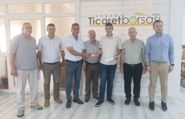 Edirne'nin Keşan ilçesinde 16 yaşındaki genç çiftçi Fatih Doğan’ın hasat