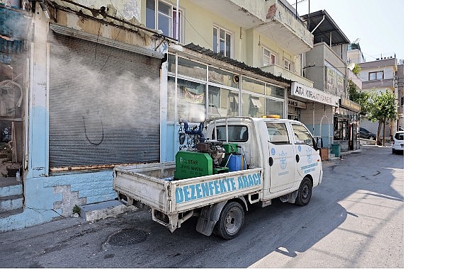 Konak Belediyesi Temizlik İşleri Müdürlüğü ekipleri 111 mahallede sivrisineklere karşı