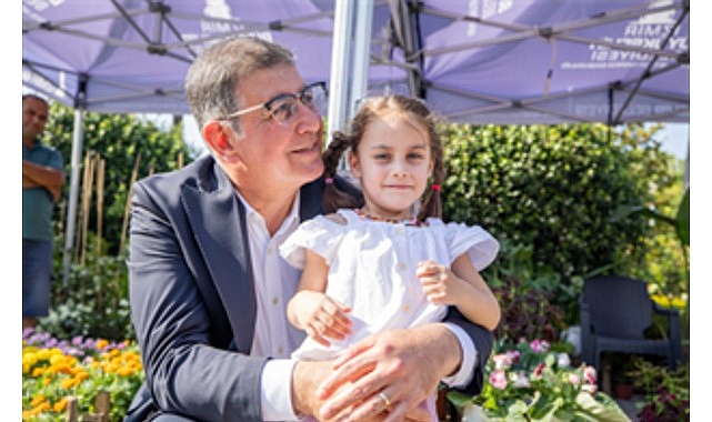İzmir Büyükşehir Belediye Başkanı Dr. Cemil Tugay, İzmir Büyükşehir Belediyesi'nin