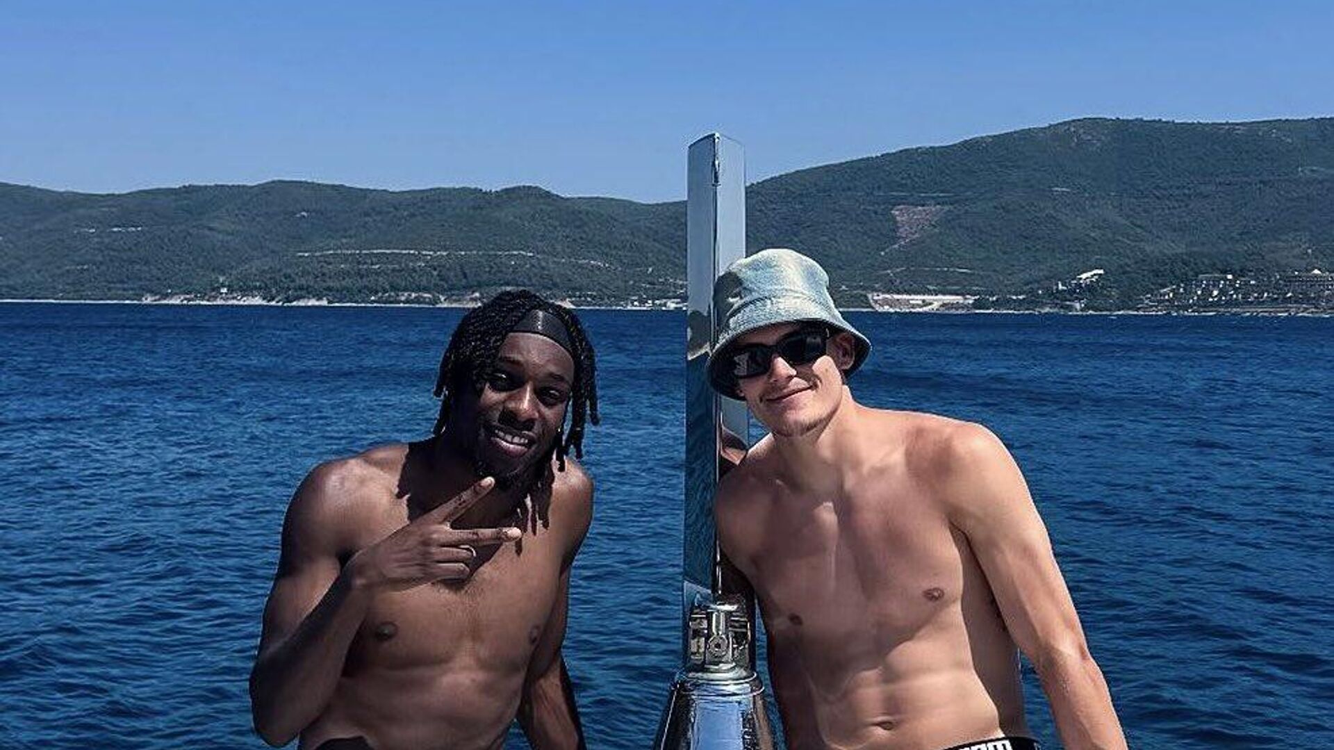 Bodrum'a tatile gelen Liverpool'un yeni transferi Jeremie Frimpong, Bodrum'da bir