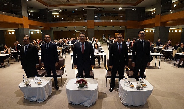 Seminerin açılış konuşmasını gerçekleştiren Malezya’nın Türkiye Büyükelçisi Sazali Mustafa Kamal,
