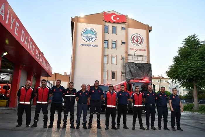 Kayseri Büyükşehir Belediyesi, afetlere karşı sorumluluk bilinciyle her zaman olduğu