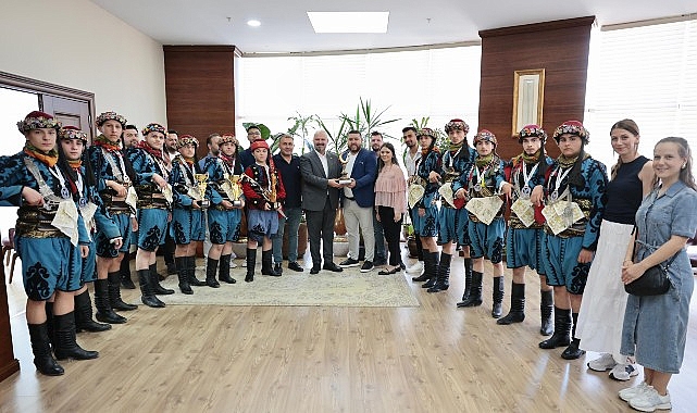 Menemen Belediyesi Halk Oyunları Ekibi, Türkiye Halk Oyunları Gençler Şampiyonası'ndan