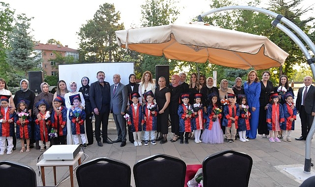 Kahramankazan Belediyesi Kreş ve Gündüz Bakımevi-2'deki minik öğrencilerin mezuniyet töreni