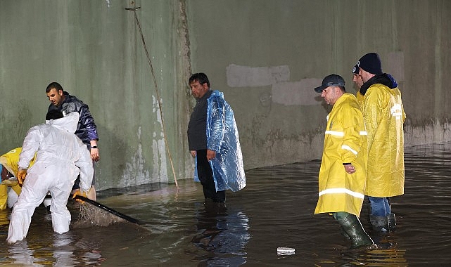 Nevşehir Belediyesi ekipleri, aşırı yağıştan etkilenen mahallelerde temizlik ve onarım