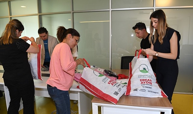 Osmangazi Belediyesi, Kurban Bayramı öncesinde ilçede yaşayan çocukların yüzünü güldürdü.