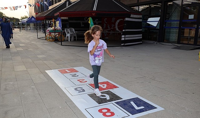 Kocaeli Büyükşehir Belediyesi, MARİFEST25 etkinliklerinde Orta Asya kültürünü yansıtan oyun