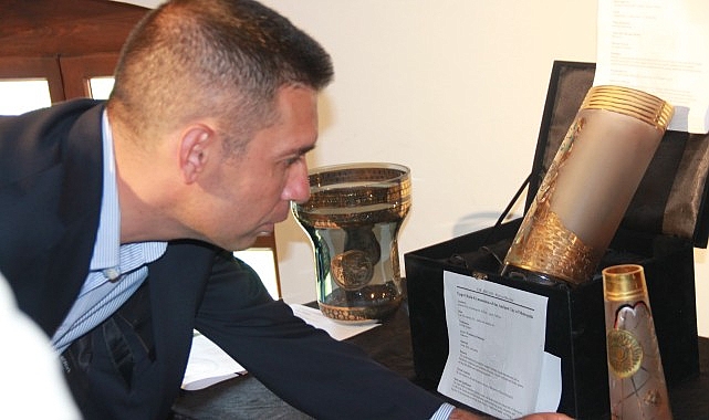 Seferihisar Belediyesi Ürkmez Sanat Merkezi iş birliğiyle hazırlanan sergi, Efes