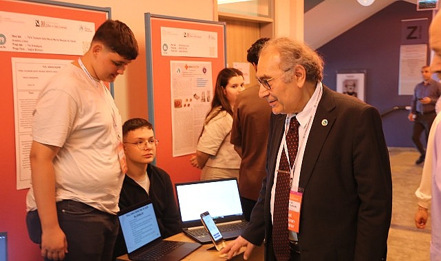 Üsküdar Üniversitesi'nin ev sahipliğinde bu yıl onuncusu düzenlenen Bilim ve