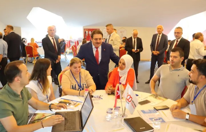 Sakarya Öğretmenevi’nde düzenlenen Türkiye Yüzyılı Maarif Modeli İzleme ve Değerlendirme