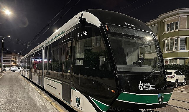 Kocaeli'de şehir içi ulaşımın çehresini değiştiren tramvay filosu güçlenmeye devam