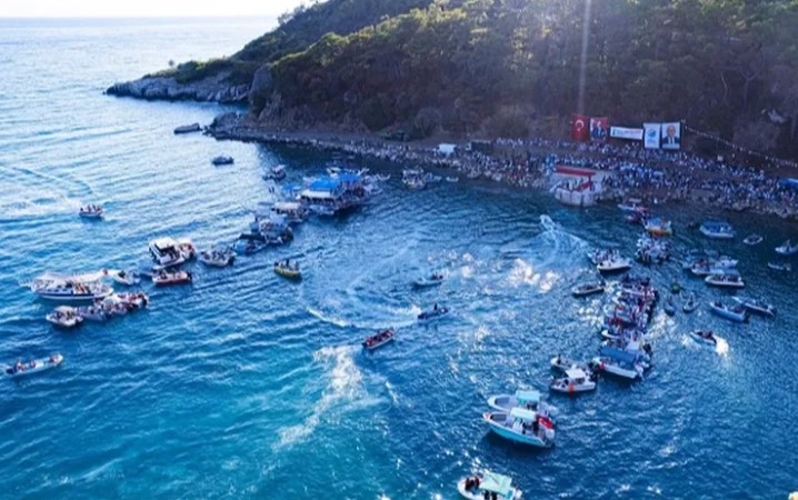 Kumluca Belediyesi’nin ev sahipliğinde düzenlenen 34. Karaöz Denizcilik ve Kabotaj