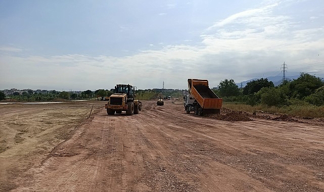 Büyükşehir Belediyesi, vatandaşların ulaşımına konfor sağlamak adına kentin farklı noktalarında