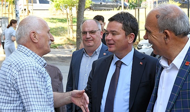 Osmangazi Belediye Başkanı Erkan Aydın, Kıracaali Mahallesi sakinleri ile kahvaltı