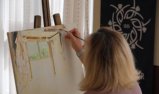 Aydın Büyükşehir Belediyesi’nin yaz kursları kapsamında yetişkinlere yönelik başlattığı resim