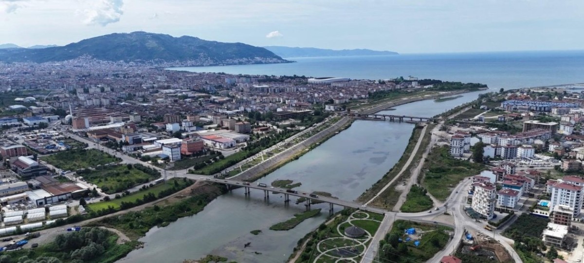 Altınordu ilçesinde uzun yıllar şehir çöplüğü olarak kullanılan, kokusu ve