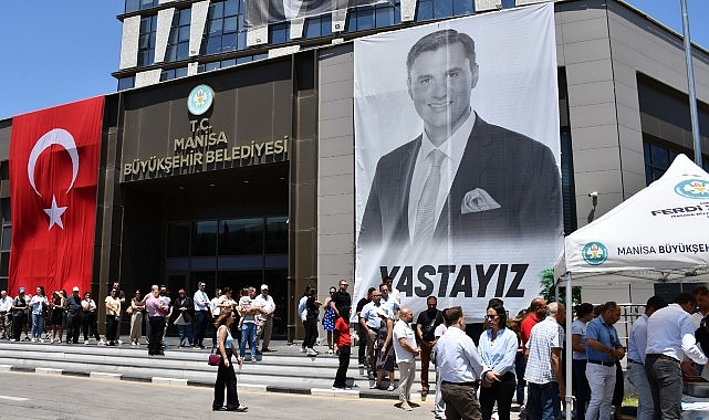 Manisa Büyükşehir Belediyesi, merhum Büyükşehir Belediye Başkanı Ferdi Zeyrek’i vefatının