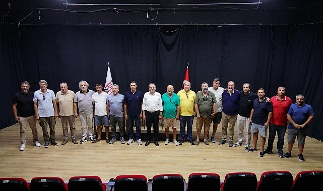 Ayvalık’ın gururu, birleştirici gücü Ayvalıkgücü Belediyespor’dan bayrak değişimi değil, istikrar