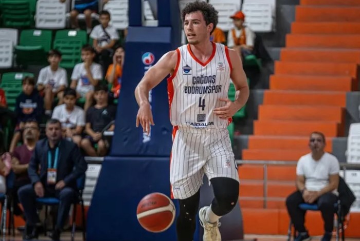 2025-2026 sezonu öncesi kadro yapılanmasını sürdüren Büyükşehir Belediyesi Basketbol Takımı,