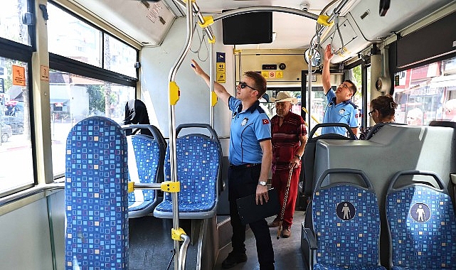 Antalya Büyükşehir Belediyesi Ulaşım Zabıta ekipleri, yaz sıcaklarının etkisini artırmasıyla