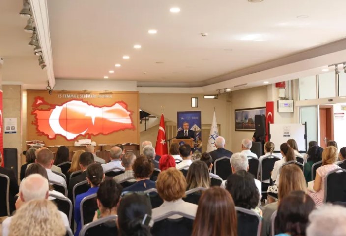 Dokuz Eylül Üniversitesi (DEÜ) tarafından “Zaferin Adı Türkiye” temasıyla gerçekleştirilen