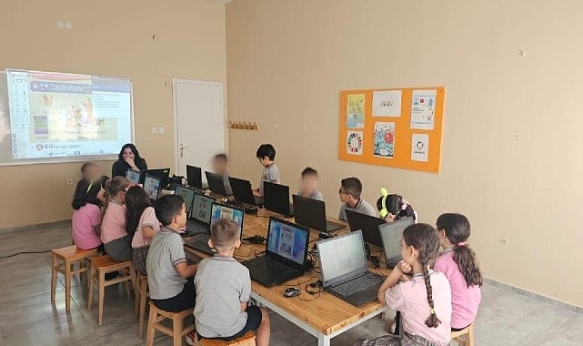 Ege Üniversitesi İletişim Fakültesi Halkla İlişkiler ve Tanıtım Bölümü öğretim
