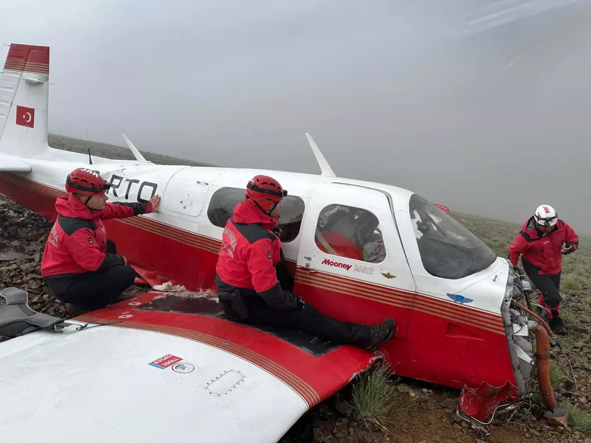 Eskişehir'den havalanan bir uçak, Rize-Erzurum sınırındaki Kaçkar Dağları'na düştü. Pilot