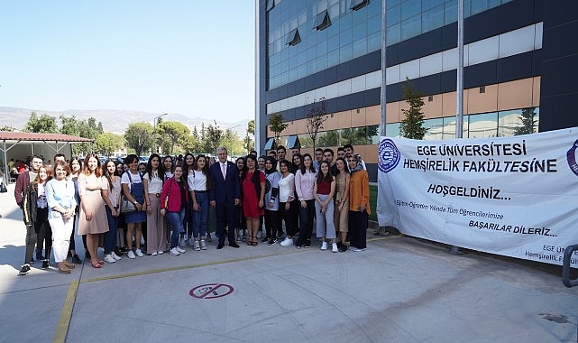 Ege Üniversitesi (EÜ) Hemşirelik Fakültesi, bilimsel üretkenliği çevresel ve toplumsal