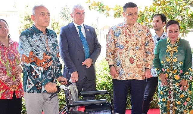 Endonezya Halk Temsilcileri Meclisi üyesi ve Kalimantan Tengah bölgesi temsilcisi