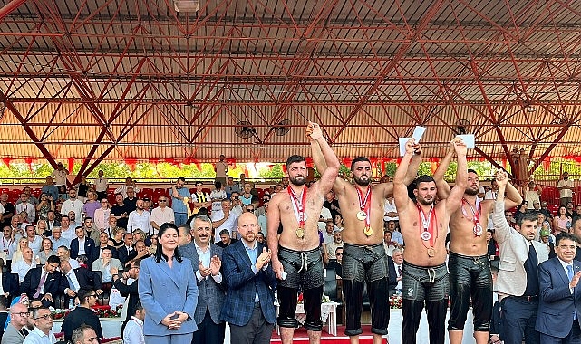 Gölcük Belediyespor pehlivanı Abdulrefik Öner, 664. Kırkpınar Yağlı Güreşleri’nde sergilediği