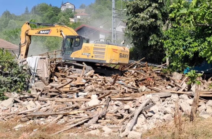 Gölcük Belediyesi, ilçede güçlendirilmemiş orta hasarlı ve sosyal risk taşıyan