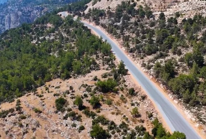 Mersin Büyükşehir Belediyesi, kırsal bölgelerdeki hizmet çalışmalarını Gülnar ilçesinde de