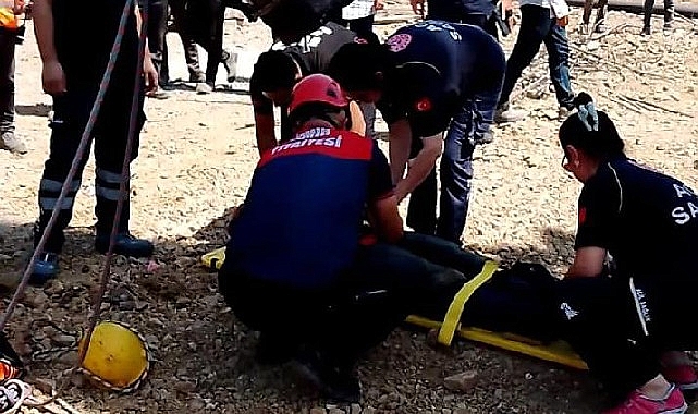 İzmir Büyükşehir Belediyesi İtfaiye Dairesi Başkanlığı ekipleri, Aliağa’da 15 metre