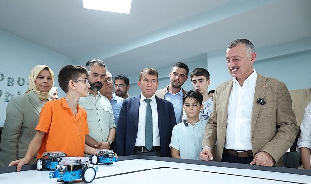 Kocaelili gençleri geleceğe hazırlayan Bilgievleri'nin sonuncusu İzmit Kuruçeşme'de açıldı.