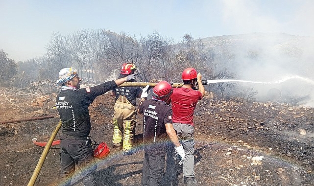 Kadıköy Belediyesi Arama Kurtarma Takımı (BAK Kadıköy), İzmir'de devam eden