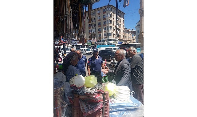 Sivas Belediyesi, kaldırım işgallerine karşı mücadeleyi kararlılıkla sürdürüyor. Belediye Başkanı