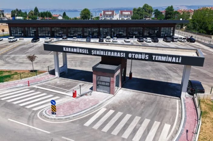 Kocaeli Büyükşehir Belediyesi'nin, ilçelere kazandırdığı otobüs terminallerine bir yenisi eklendi.