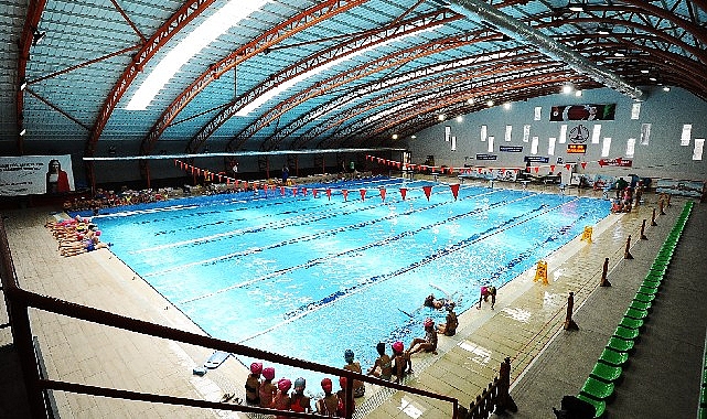Karşıyaka’nın yarı olimpik ölçülerdeki tek kapalı yüzme tesisi olan Karşıyaka
