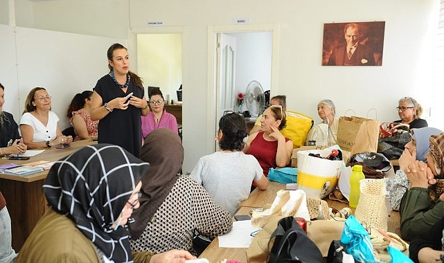 Karşıyaka Belediyesi, ‘Kadın Gücü Mahallede’ projesi kapsamında kadın buluşmaları düzenlemeye
