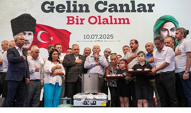 Keçiören Belediyesi tarafından Muharrem ayı dolayısıyla Kalaba Kent Meydanı’nda aşure