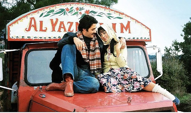 Gölcük Belediyesi; sinemaseverlere, 19 Temmuz Cumartesi günü Kervansaray arkasında parkta
