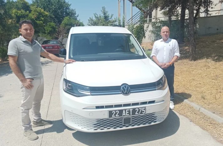 Edirne’nin Keşan ilçesinde Sosyal Yardımlaşma ve Dayanışma Vakfı, vatandaşların taleplerine