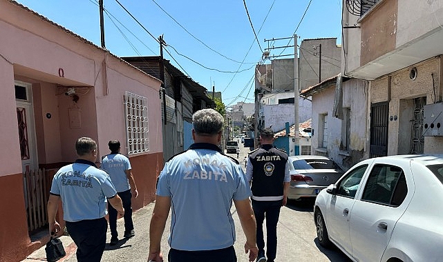 Konak Belediyesi Zabıta Müdürlüğüne bağlı ekipler, kaçak hurda depoları ve